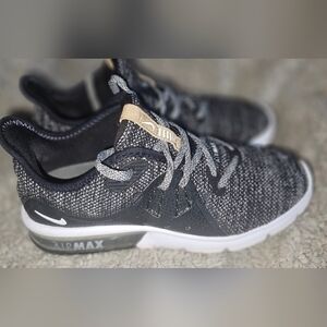 Nike Air Max Sequent 3 Women's Shoes size 6.5 Sneakers Gray Black White Trainers